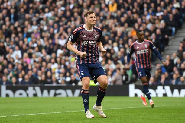 卡利亚里尝 卡利亚里尝