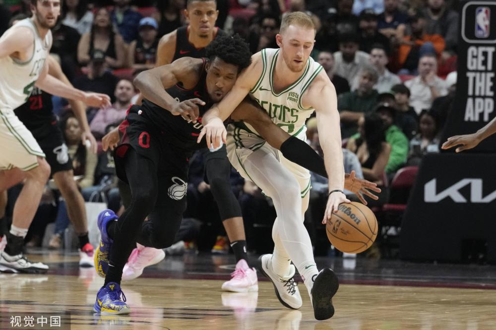 场上展示其 场上展示其